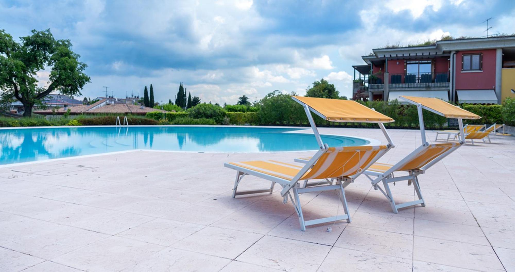 Oleandro Apartment - Featuring A Private Garden And Access To 5 Pools Ντεζεντσάνο ντελ Γκάρντα Εξωτερικό φωτογραφία