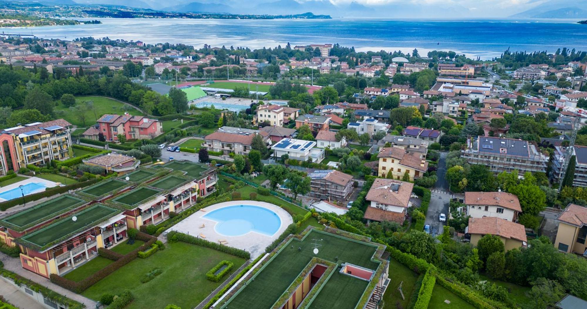 Oleandro Apartment - Featuring A Private Garden And Access To 5 Pools Ντεζεντσάνο ντελ Γκάρντα Εξωτερικό φωτογραφία